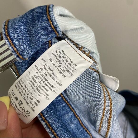 COPY - Madewell 10" High-Rise Skinny Raw Hem Jeans
Highview Wash Size 30 - Picture 13 of 13